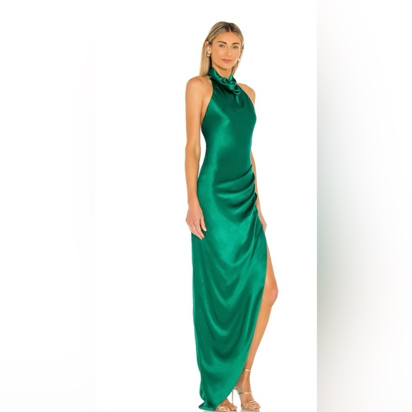 X REVOLVE Samba Gown in Dark Green
Amanda Uprichard - Picture 2 of 3
